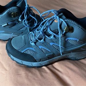 Women’s waterproof Merrell Moab Mid 2